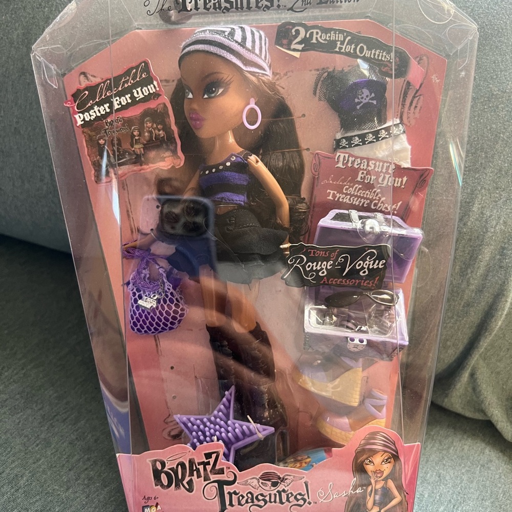Bratz Treasures Sasha Doll with Accessories